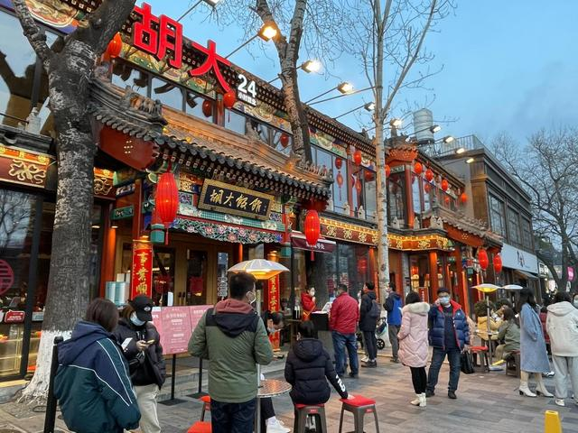北京餐饮市场迎来“牛年开门红” 快餐小吃、烤串反季节热销